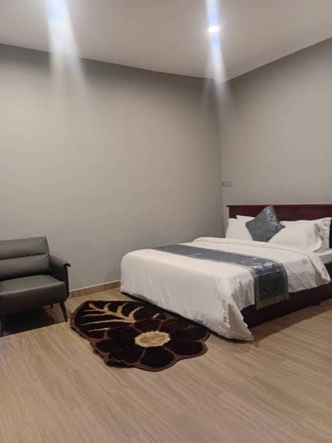 Desk, WiFi (free), bed sheets