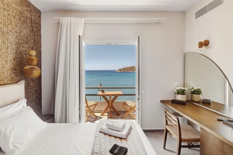 Comfort Double Room, Sea View | Minibar, in-room safe, desk, laptop workspace