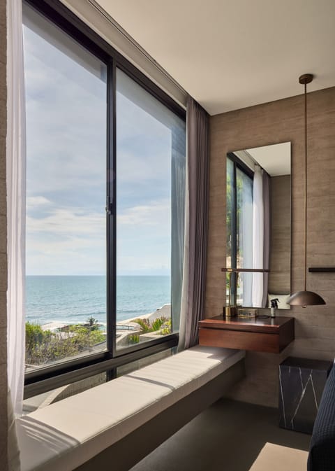 Deluxe Suite, Balcony, Ocean View | Premium bedding, Select Comfort beds, minibar, in-room safe
