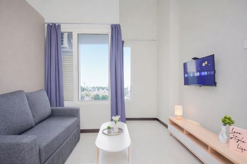 Standard Studio | Living room