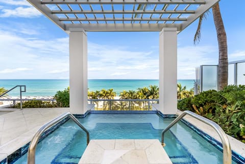 7 outdoor pools, open 5:00 AM to 5:00 PM, cabanas (surcharge)