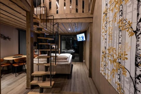 Superior Chalet, Lake View | Desk, laptop workspace, blackout drapes, free WiFi