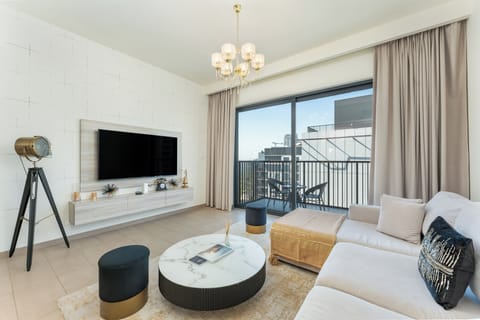Exclusive Apartment, Non Smoking, Park View | Living area | 39-inch Smart TV with digital channels