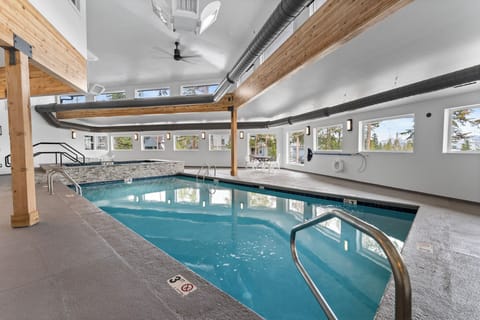 Condo (2 Bedrooms) | Property amenity