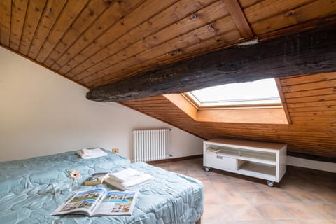Family Apartment, 2 Bedrooms, 2 Bathrooms, Mountainside (Casa Tranquillità Lario) | 2 bedrooms