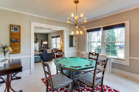House (4 Bedrooms) | Interior