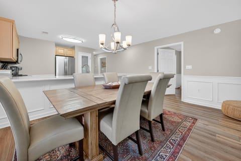 Condo, 3 Bedrooms | Dining