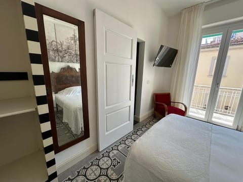 In-room safe, soundproofing, iron/ironing board, free WiFi