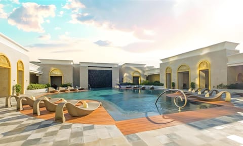 2 outdoor pools
