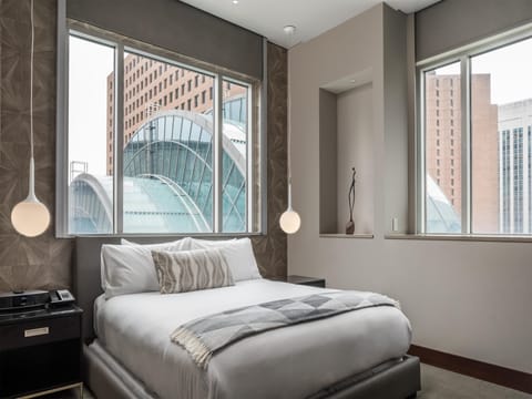 Suite, 1 King Bed (Modernism Collection) | Premium bedding, pillowtop beds, minibar, in-room safe