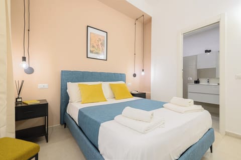 Apartment (5 Bedrooms) | 5 bedrooms, laptop workspace, iron/ironing board, cribs (free)