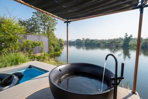 Deluxe Villa, Private Pool, River View | Deep soaking bathtub
