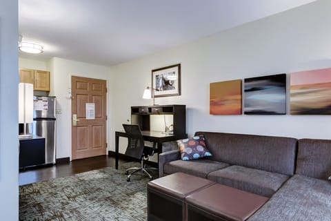 Studio Suite, 1 Queen Bed with Sofa bed, Kitchen | In-room safe, blackout drapes, free WiFi, bed sheets