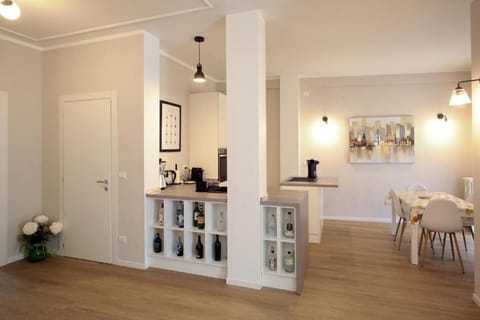 Apartment, Balcony | Private kitchen | Fridge, microwave, oven, stovetop