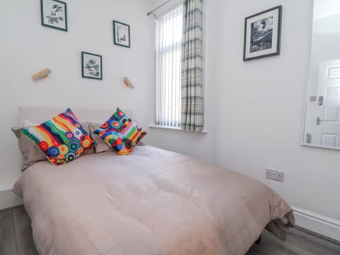 4 bedrooms, WiFi (free), individually decorated, individually furnished