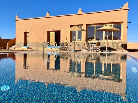 10 outdoor pools
