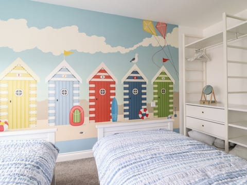 4 bedrooms, WiFi (free), individually decorated, individually furnished