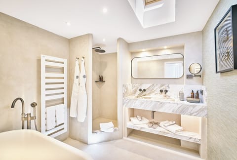 Suite, Terrace, Sea View | Bathroom | Free toiletries, hair dryer, bathrobes, slippers