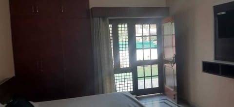 Double Room | Rollaway beds, free WiFi, bed sheets