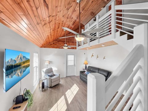 House, 3 Bedrooms | Living area | Smart TV