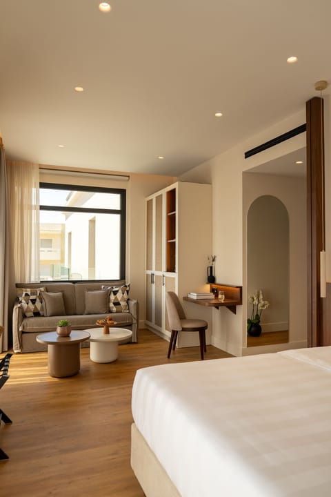 Junior Suite, Balcony | Hypo-allergenic bedding, minibar, in-room safe, desk