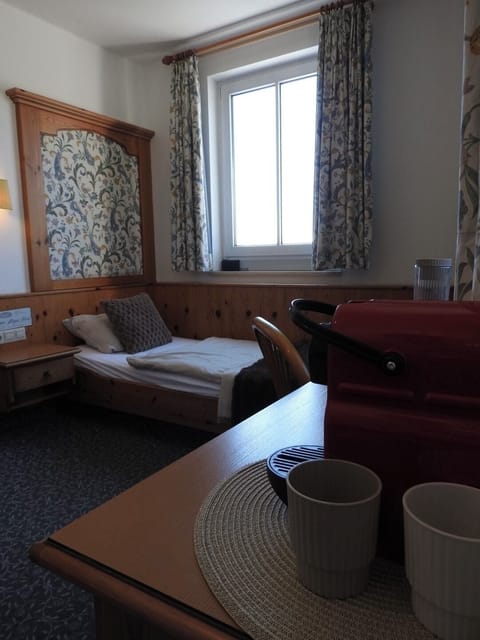 Single Room | In-room safe, desk, free WiFi, bed sheets