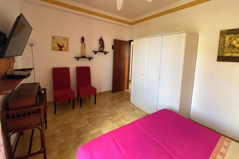 1 bedroom, iron/ironing board, WiFi (free), bed sheets