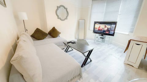 House, 4 Bedrooms | Room amenity