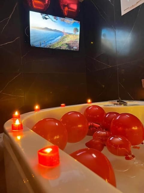 Suite | Interior