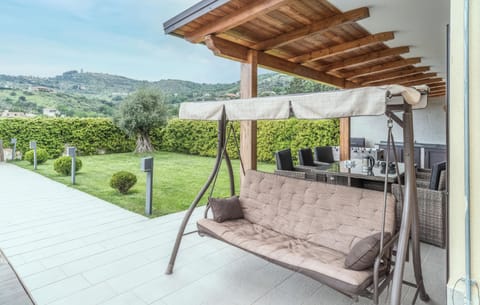 House, 2 Bedrooms, Garden View | Outdoor dining