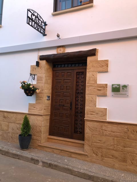 House, 3 Bedrooms, Smoking, Balcony | Property entrance