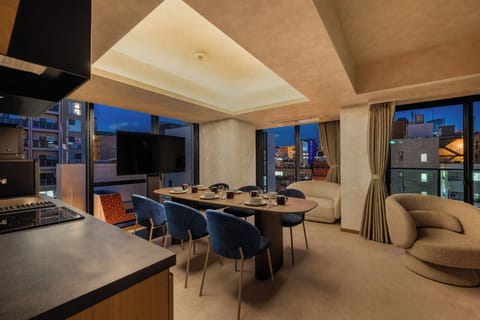 Luxury Triple Room | Dining