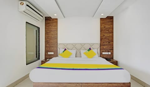 Superior Double Room, City View | Premium bedding, down comforters, memory foam beds, laptop workspace