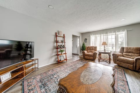 House (3 Bedrooms) | Interior