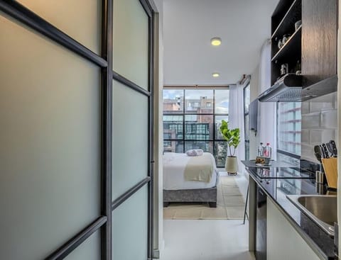 Studio, 1 Queen Bed, Kitchen, City View (Fusion 501) | 1 bedroom