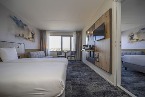 Family Room | In-room safe, soundproofing, cribs/infant beds, free WiFi