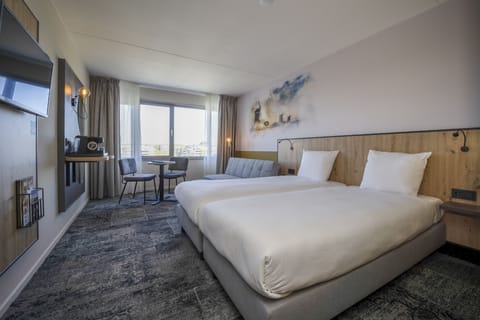 In-room safe, soundproofing, cribs/infant beds, free WiFi