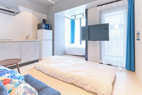 Blackout drapes, WiFi (free)