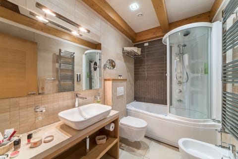 Standard Room, Balcony (beach access included) | Bathroom | Shower, free toiletries, bidet, towels
