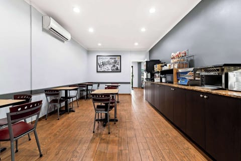 Free daily on-the-go breakfast