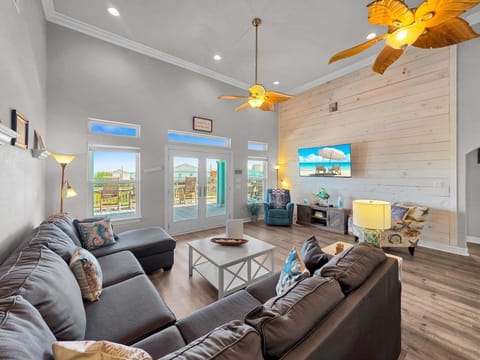 House, 3 Bedrooms | Living area | Smart TV