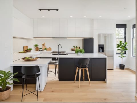 Premium Penthouse | Private kitchen | Fridge, microwave, oven, stovetop