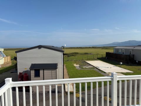 Cottage | Property grounds