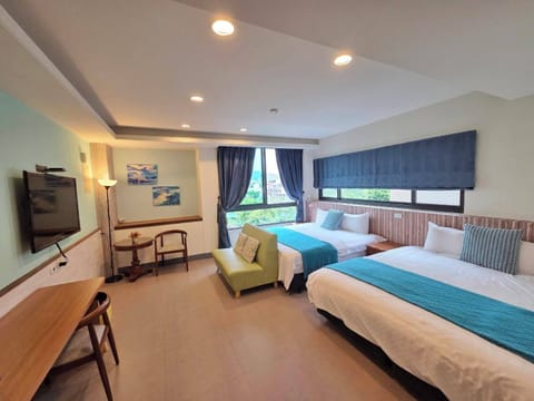 Comfort Quadruple Room, 2 Queen Beds | Premium bedding, down comforters, pillowtop beds, individually decorated