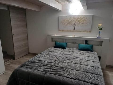 Comfort Double Room, Mountain View | Blackout drapes, soundproofing, free WiFi