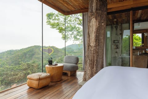 Romantic Tree House | Premium bedding, down comforters, rollaway beds, free WiFi