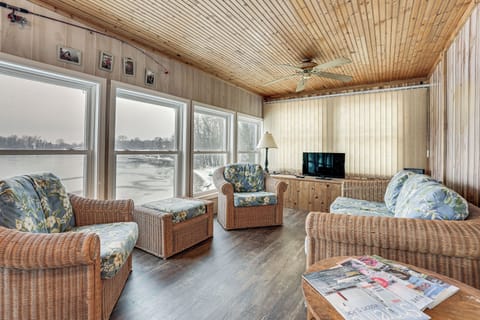 House (2 Bedrooms) | Front of property