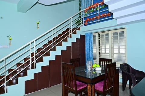 Family Villa, Patio, City View | Dining