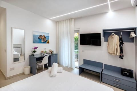 Double Room, Balcony | In-room safe, blackout drapes, WiFi (free)