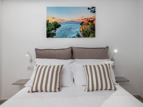 Double Room | In-room safe, blackout drapes, WiFi (free)